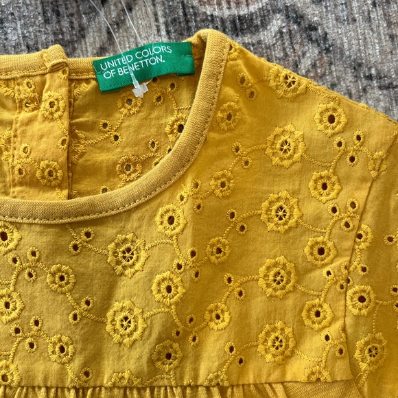 NEW TOP / size XS best for 4/5 / pretty yellow color with buttons on back! - Picture 3 of 4
